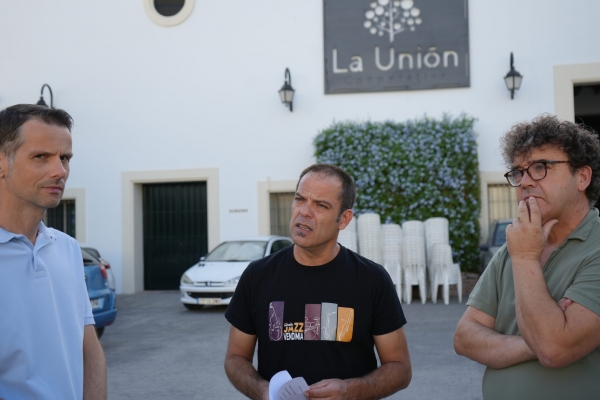 El festival registra lleno absoluto en Bodegas Alvear con un 40% de asistentes llegados de fuera de la ciudad, un 15% de pernoctaciones y un 76% de público fidelizado. La clausura será este sábado en la Cooperativa La Unión con el concierto de Menil